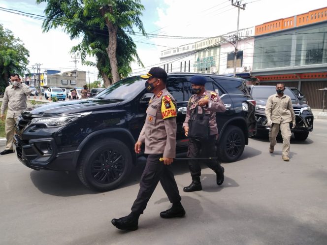 
 Kapolda Kepri Cek Kesiapan Pengamanan Pospam dan Posyan Ops Ketupat 2020 di Karimun