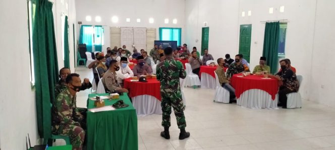 
 Selain Pengerjaan Fisik, Satgas TMMD Kodim 0317/TBK Juga Beri Penyuluhan Bela Negara pada Masyarakat