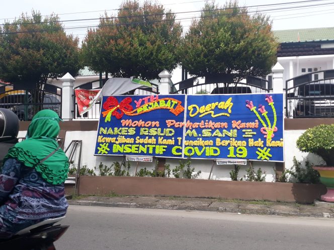 
 Dana Insentif Covid-19 di RSUD Terlambat Cair, Nakes di Karimun Datangi Kejaksaan Karimun