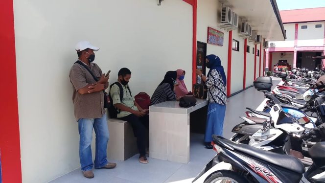 
 Perwakilan warga Kundur yang lahannya terbakar saat mendatangi Polres Karimun (F:Iyan)