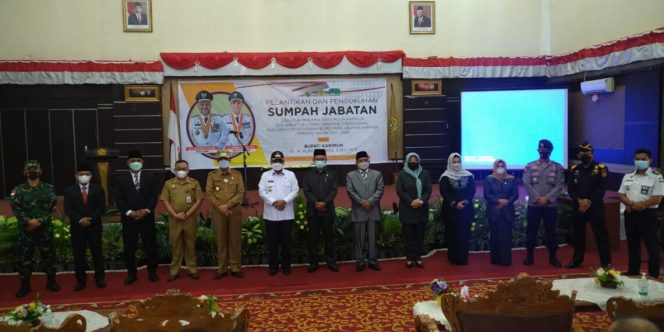 
 Bupati Karimun Ingatkan 4 Dirut BUMD yang Baru Dilantik Agar Tidak Tersandung Masalah Hukum