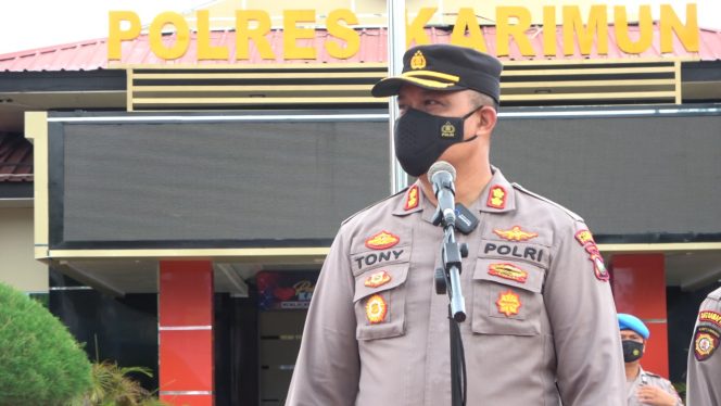 
 Kerahkan 254 Personel, Polres Karimun Lakukan Strong Point