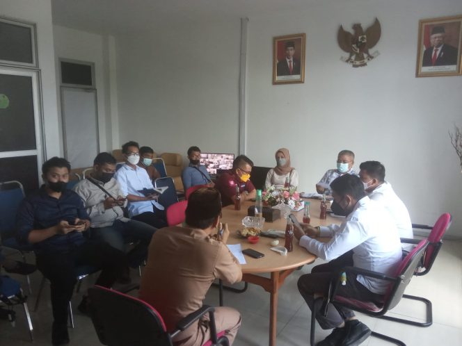 
 Gelar Rapat Kesiapan Energi Jelang Nataru, Disperkop UKM dan ESDM Karimun Kecewa