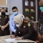 Kepala Kejaksaan Negeri Karimun, Meilinda SH, MH menandatangani MoU dibidang Datun bersama Dirut BUP di Aula Kantor Kejaksaan