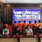 Kasat Reskrim Polres Karimun saat merilis 8 tersangka sindikat PMI Ilegal di Mapolres Karimun