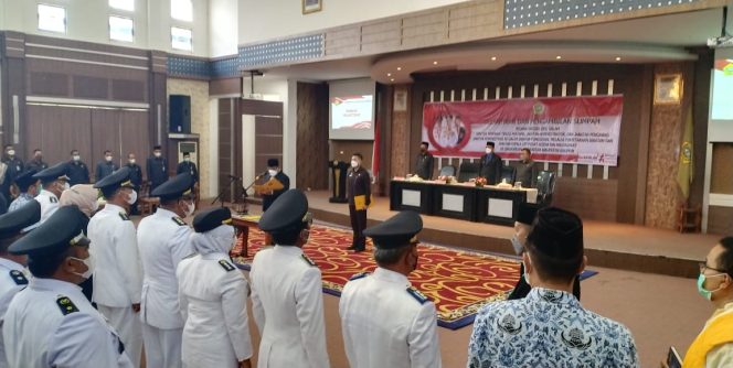 
 156 Pejabat di Lingkungan Pemkab Karimun Dilantik Bupati, Berikut Nama-nama dan Jabatannya!