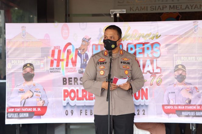 
 Kapolres Karimun, AKBP Tony Pantano saat menyampaikan kata sambutan di peringatan Hari Pers Nasional 2022 di Mapolres Karimun
