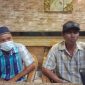 Kedua orang tua korban pemukulan yang terjadi di Hotel Satria Karimun saat konfrensi pers di salah satu kedai kopi di Teluk Air