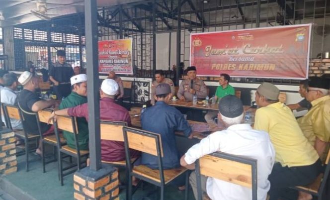 
 Sambangi Warga di Meral, Kapolres Karimun Pamit Undur Diri