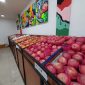 Keterangan foto: Salah satu tempat penjualan buah yang ada di kawasan Meral