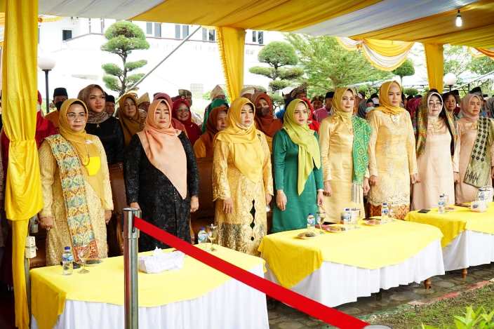 Peserta upacara peringatah HUT ke-23 Kabupaten Karimun