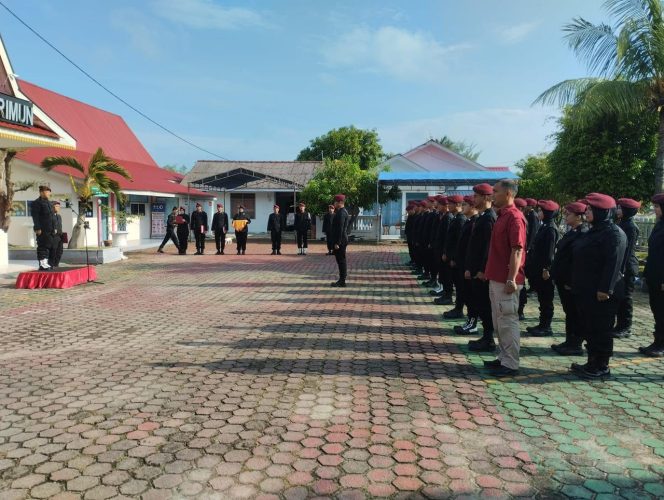 
 Kepala Rutan Karimun, Arjiunna saat memimpin apel kesiagaan di Halaman Rutan Karimun