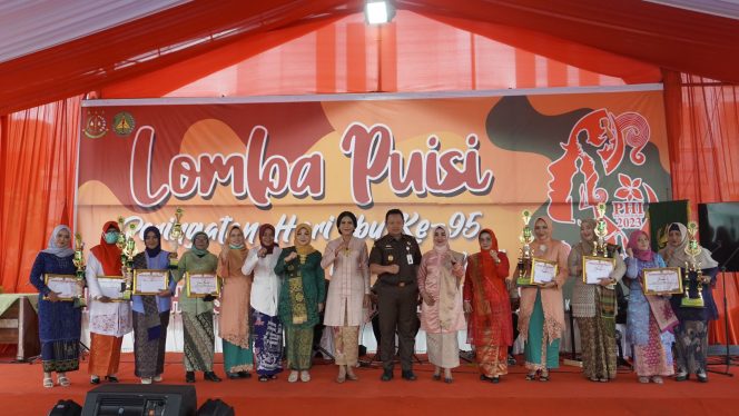 
 Peringati Hari Ibu ke 95, Ikatan Adhyaksa Dharmakarini Kejaksaan Karimun Gelar Lomba Puisi