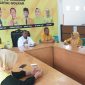 Bupati Karimun bersama kader partai Golkar di kantor DPD