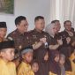 Kajati Kepri Door To Door Berikan Penyuluhan Hukum dan Memberikan Paket Sembako