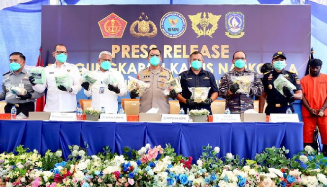 
 106 Kg Sabu Berhasil di Gagalkan Oleh Aparat Gabungan di Perairan Karimun