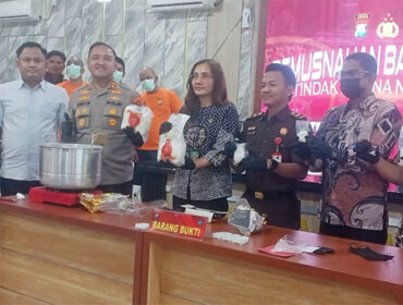 Karimun Darurat Narkoba: 2 Kg Sabu Dimusnahkan di Hadapan Para Tersangka