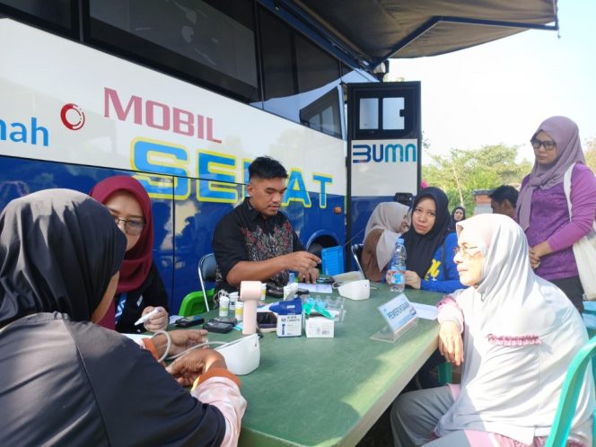 
 Mobil Sehat PT Timah Layani Warga Tanjung Pakdan dan Teluk Rubiah
