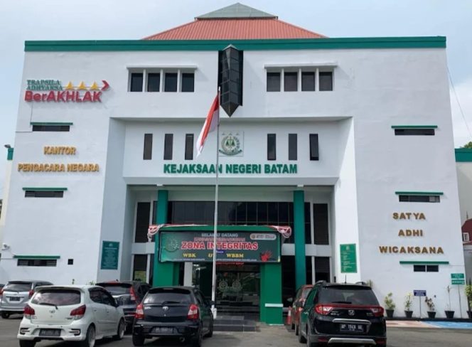 
 KEJAKSAAN REPUBLIK INDONESIA MENETAPKAN KEJAKSAAN NEGERI BATAM SEBAGAI SATUAN KERJA ZONA INTEGRITAS BERPREDIKAT WILAYAH BEBAS DARI KORUPSI TAHUN 2025