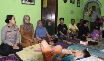 Kapolres Karimun Sambangi Keluarga Korban Kecelakaan di Tugu MTQ Coastal Area